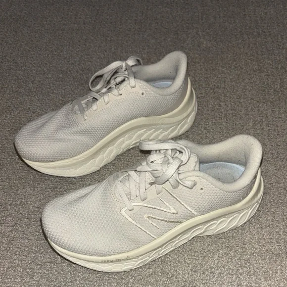 New Balance Sneakers - Picture 2 of 6